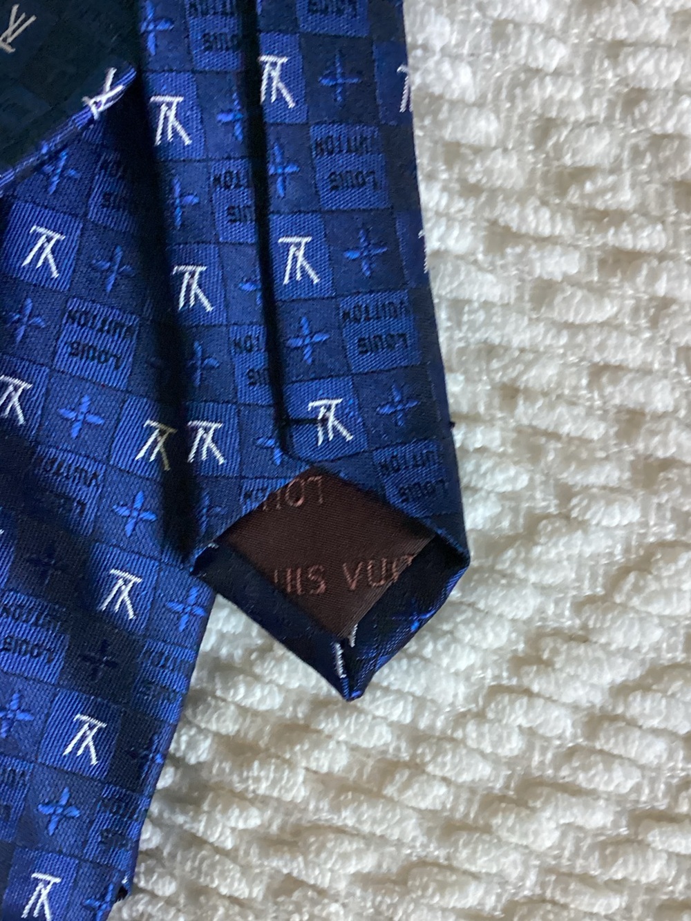 Louis Vuitton Dark Blue Monogram Silk Tie - Picture 5 of 7